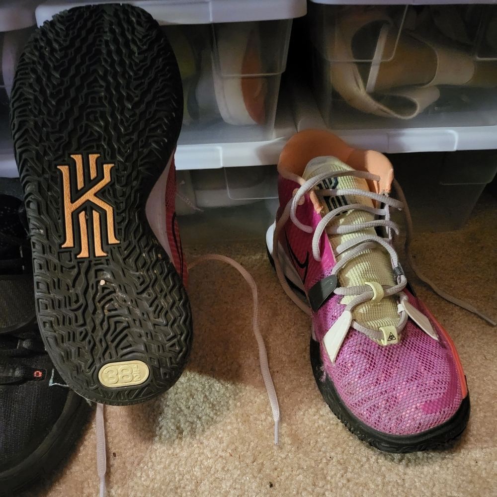 Kyrie Irving 7 Creator Nike Sneakers